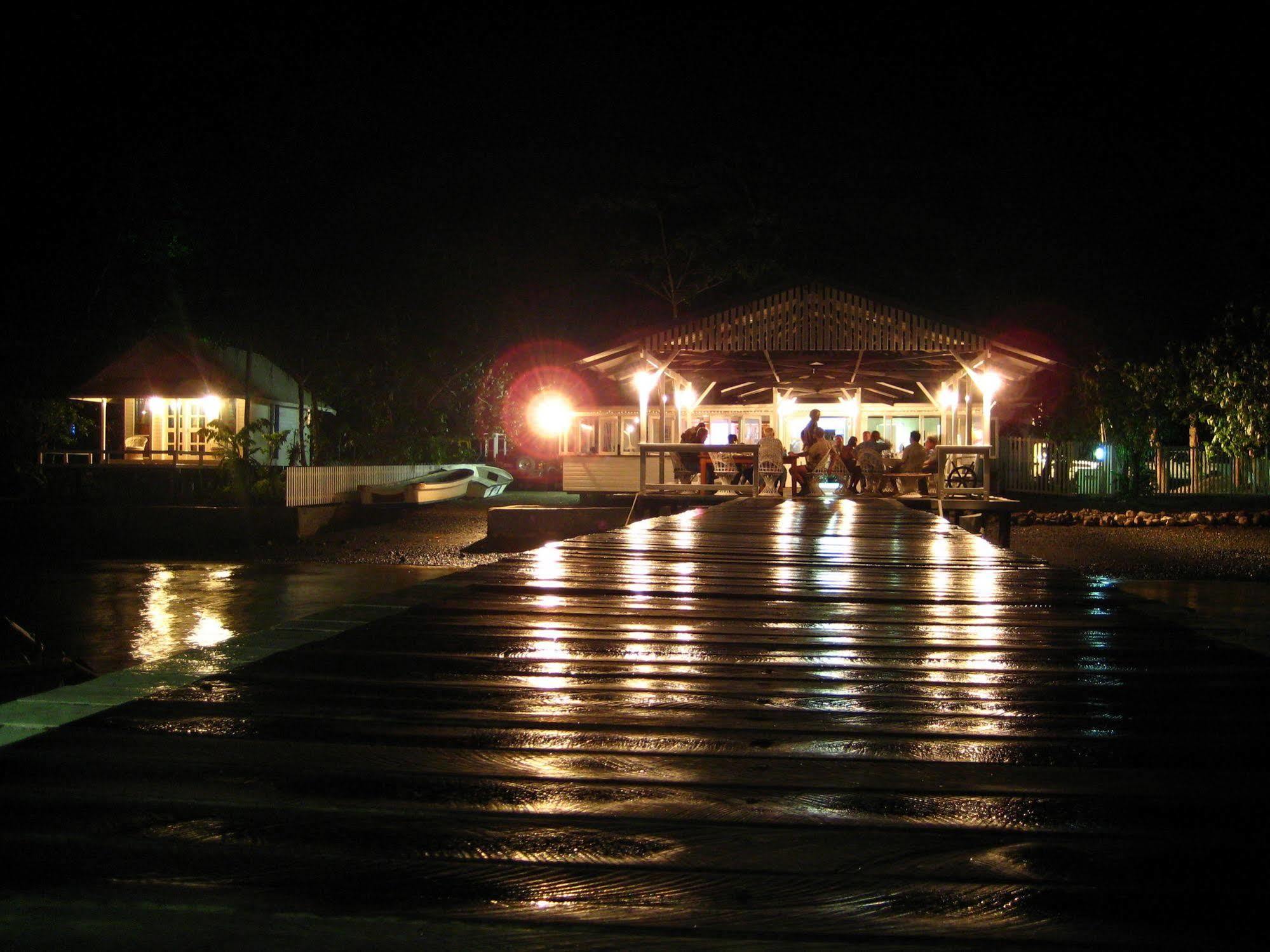 Driftwood Resort Alotau Exterior photo